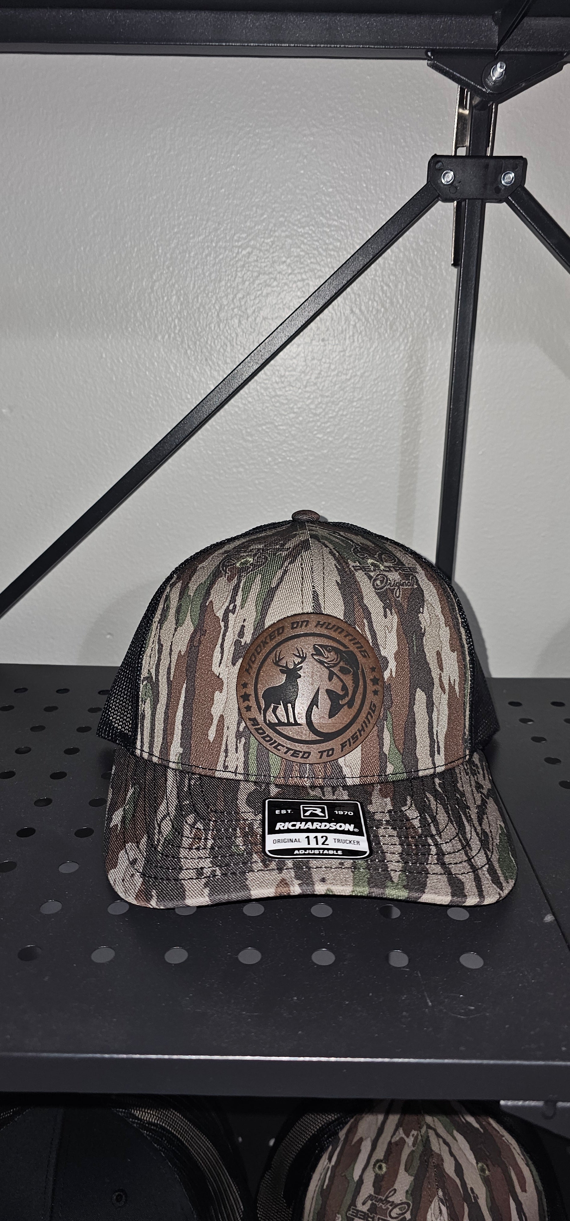 Camo hook and deer richardson hat